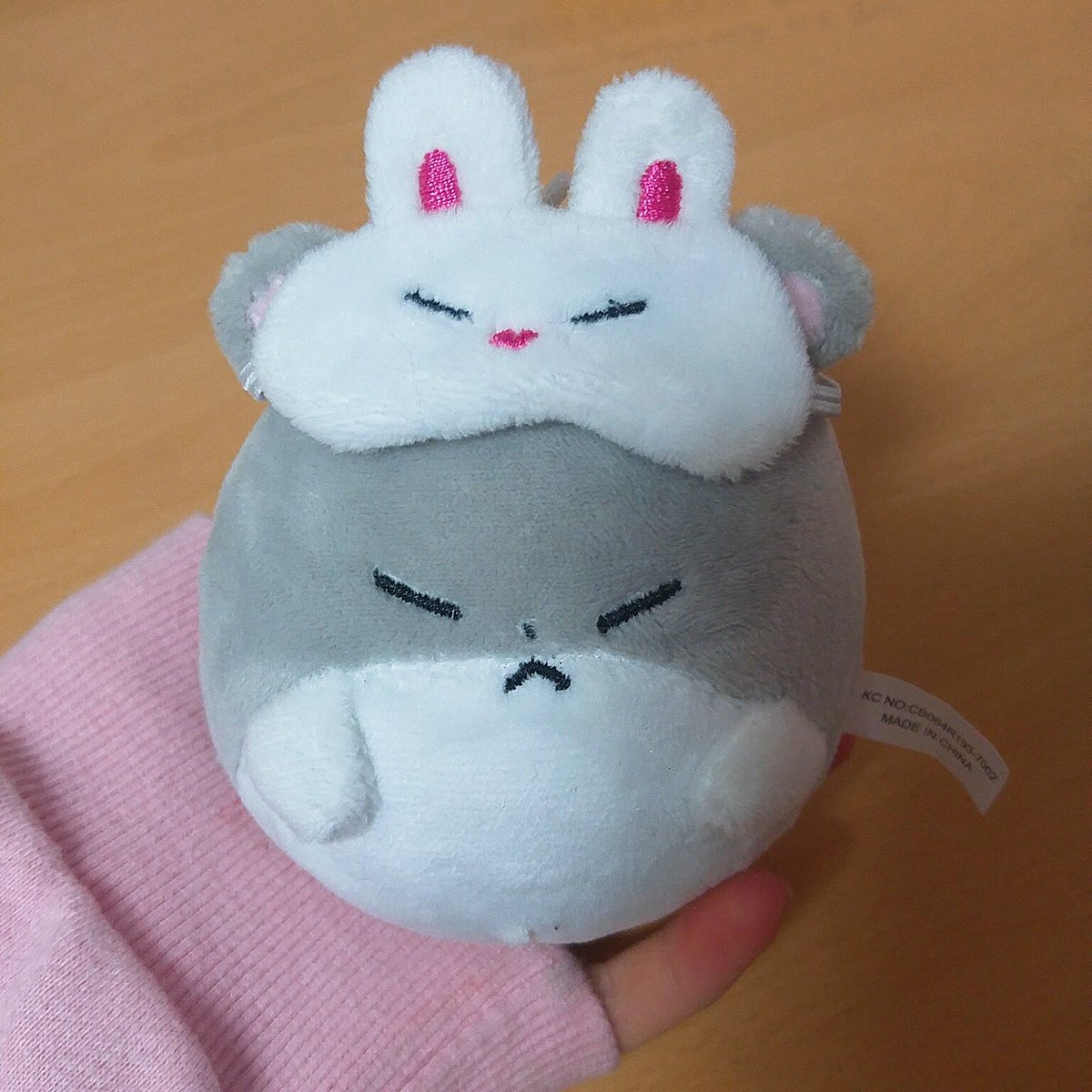 mangwondong_'s tweet photo. @hamzzi615 여름부터 봄까지 기다린 보람이 있어요ㅠㅠㅜ 햄찌 안대 썼다, 벗었다 귀여워쥬금..🐭
총대님 수고많으셨습니다! https://t.co/6XtK86OyUL