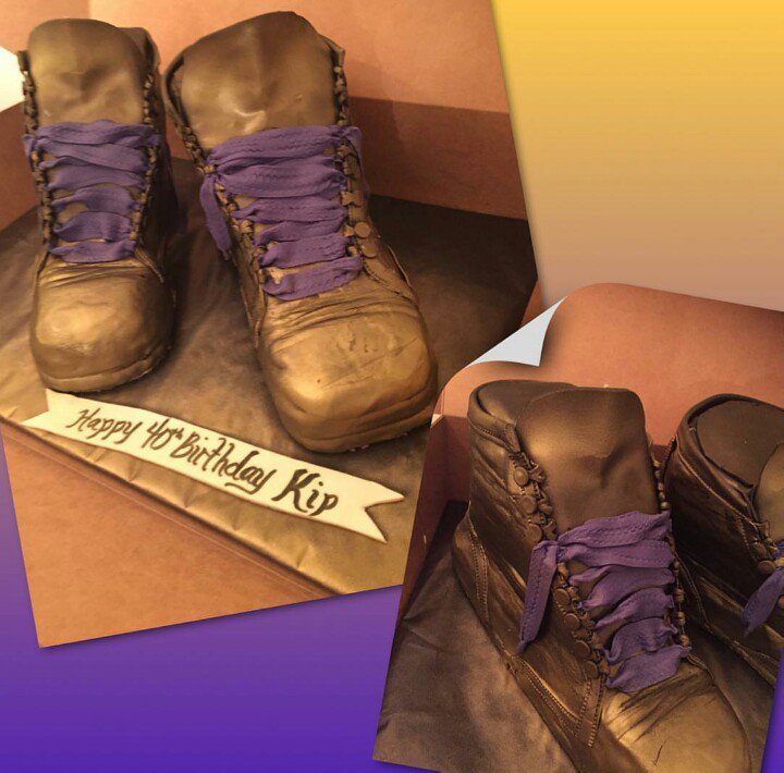 MacDaddyDior's tweet photo. Ques who eat cake. #TheReal1911 #1911 #OmegaPsiPhi #WhoLetTheDogsOut #BlackBoysWhoBake #LocalCakeDealer https://t.co/qVzmSwO8S3