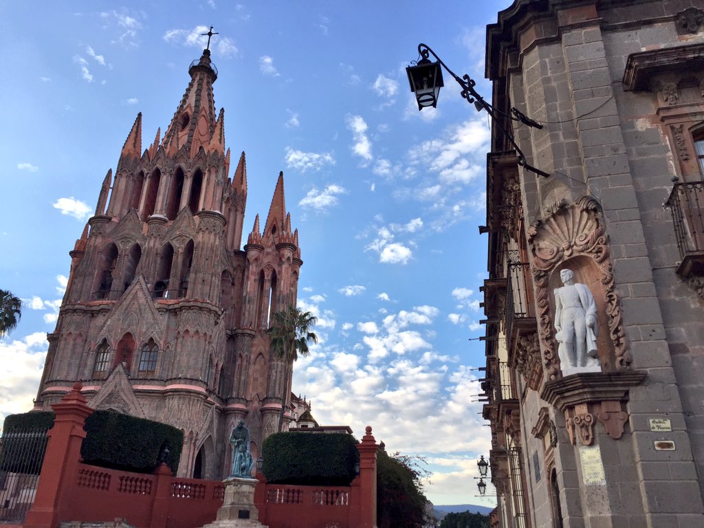NewsSanmiguel's tweet photo. #MiDiaSiempreinicia con un caminar madrugador por las calles de #SanMigueldeAllende y un rico #Café #FelizJueves https://t.co/eQTq66C8ME