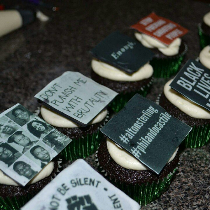 MacDaddyDior's tweet photo. #SprinkledWithBlackBoyMagic #BlackLivesMatter #BlackBoySugarBending #LocalCakeDealer #BLM #LifeAfterTakeout https://t.co/nSYKwqiop9