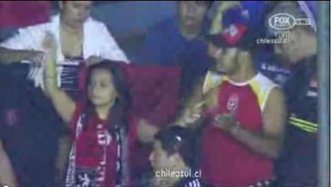 GinnaPaoT's tweet photo. Y como recordar es vivir... #Tbt #FoxSports y sus mejores tomas
En chile... Con #LosDeAbajo 
(Universidad de Chile #ELBULLA vs Emelec) https://t.co/ujlL2TfMWW