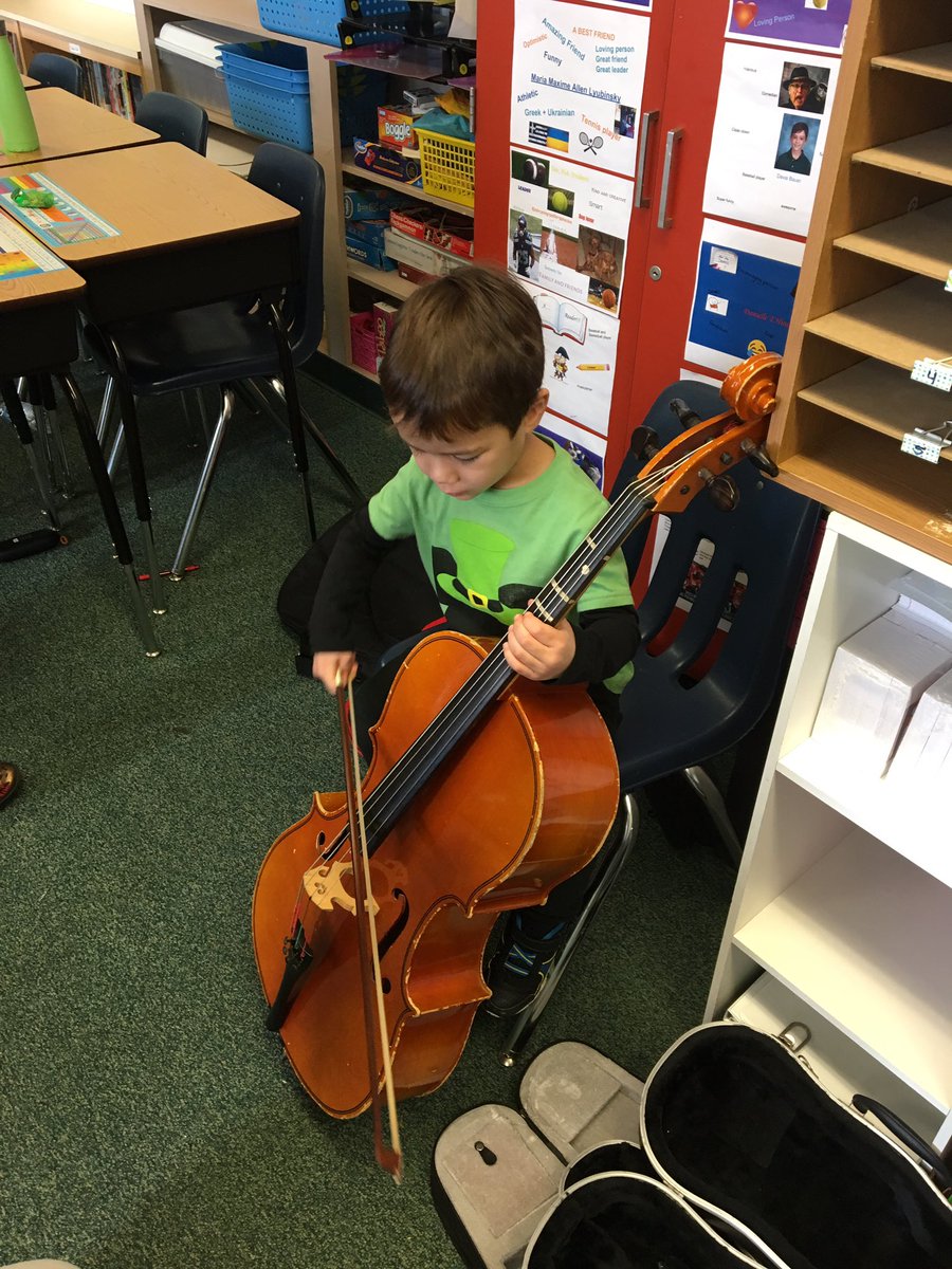 SSSASMaestroG's tweet photo. @SSSASsaints nursery kids getting in on the fun #futurebandandorchestrastudents https://t.co/KG3vyse0aC