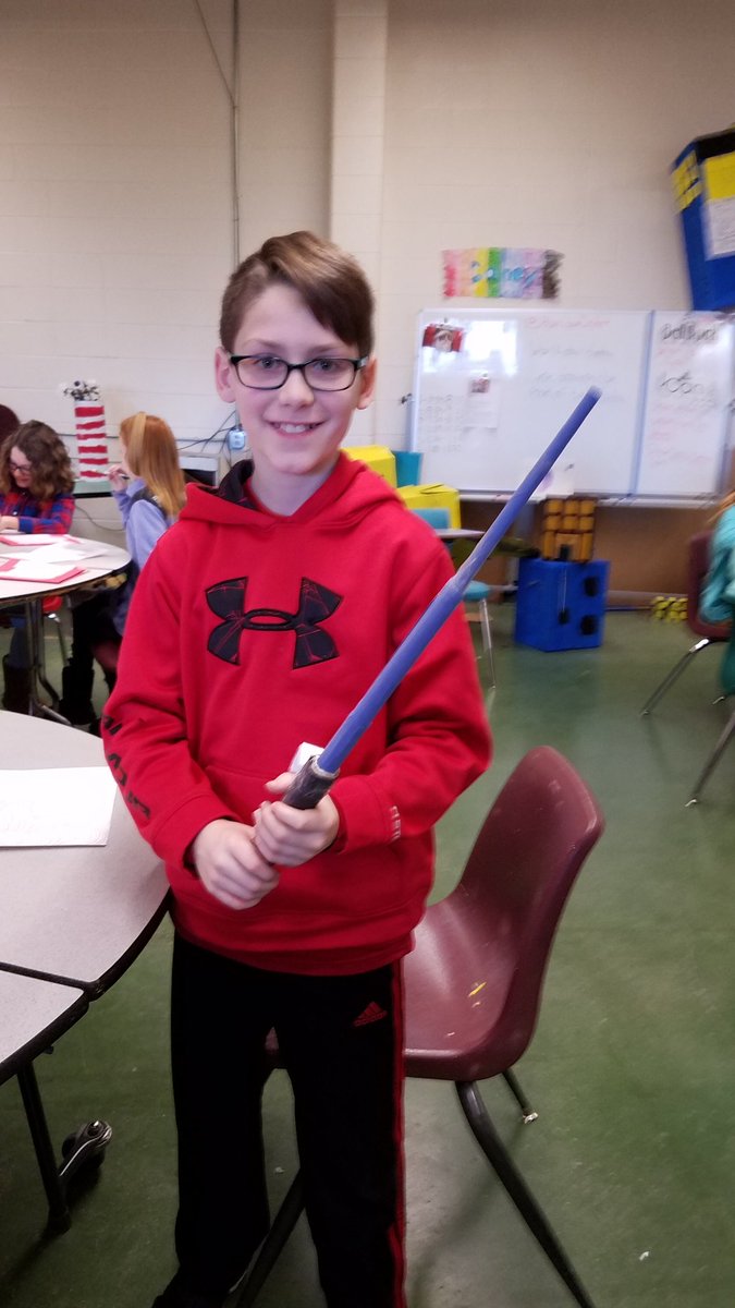 HarrisonJrArt's tweet photo. Retractable lightsaber! https://t.co/Wz7AH6u961