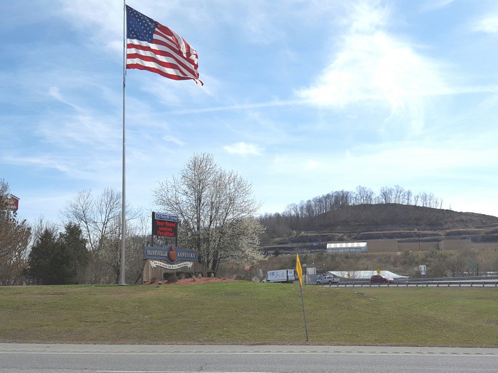 hope_reese's tweet image. I recently went to eastern KY for an announcement about tech training: techrepublic.com/article/how-si… @TechRepublic @smithmegan @Interapt @TechHire