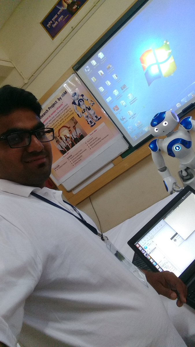 vibhute_atharv's tweet photo. He is looking at you ha 😜 ...@MITroboChintu #RobotCompanion https://t.co/LImv8w9oZR