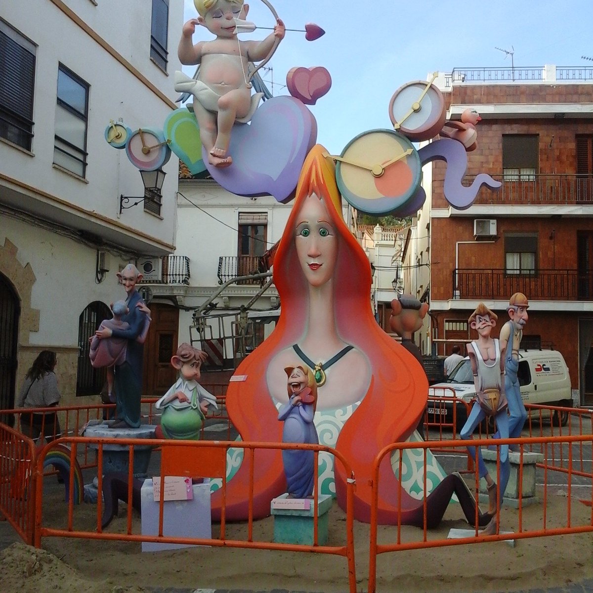 FallaTrencall's tweet photo. A la #FallaTrencall ja estem preparant les #Falles2018 https://t.co/QA2xPJwJ6y
