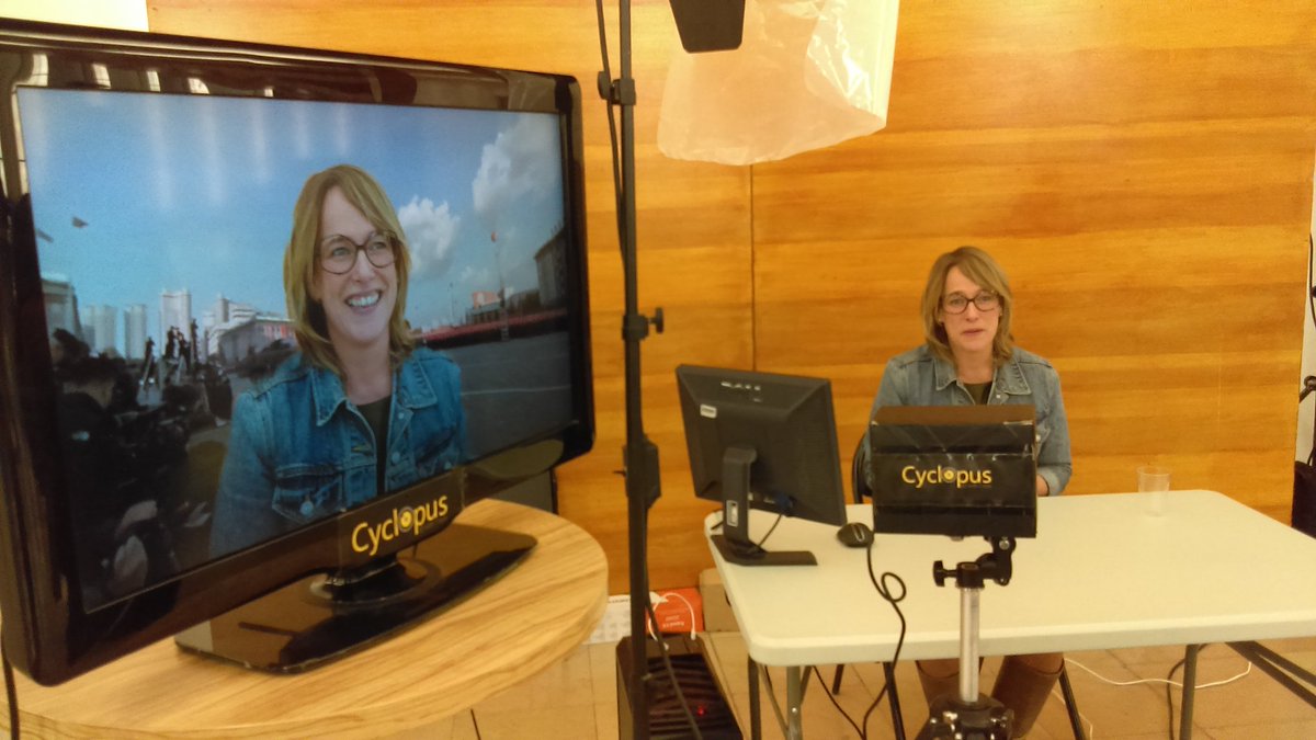 Cyclopus3D's tweet photo. Cyclopus présente JustYouCam avec @PoleMedia au #PMGP2017 ce matin !  via @swapcard https://t.co/oEgBitbtIl