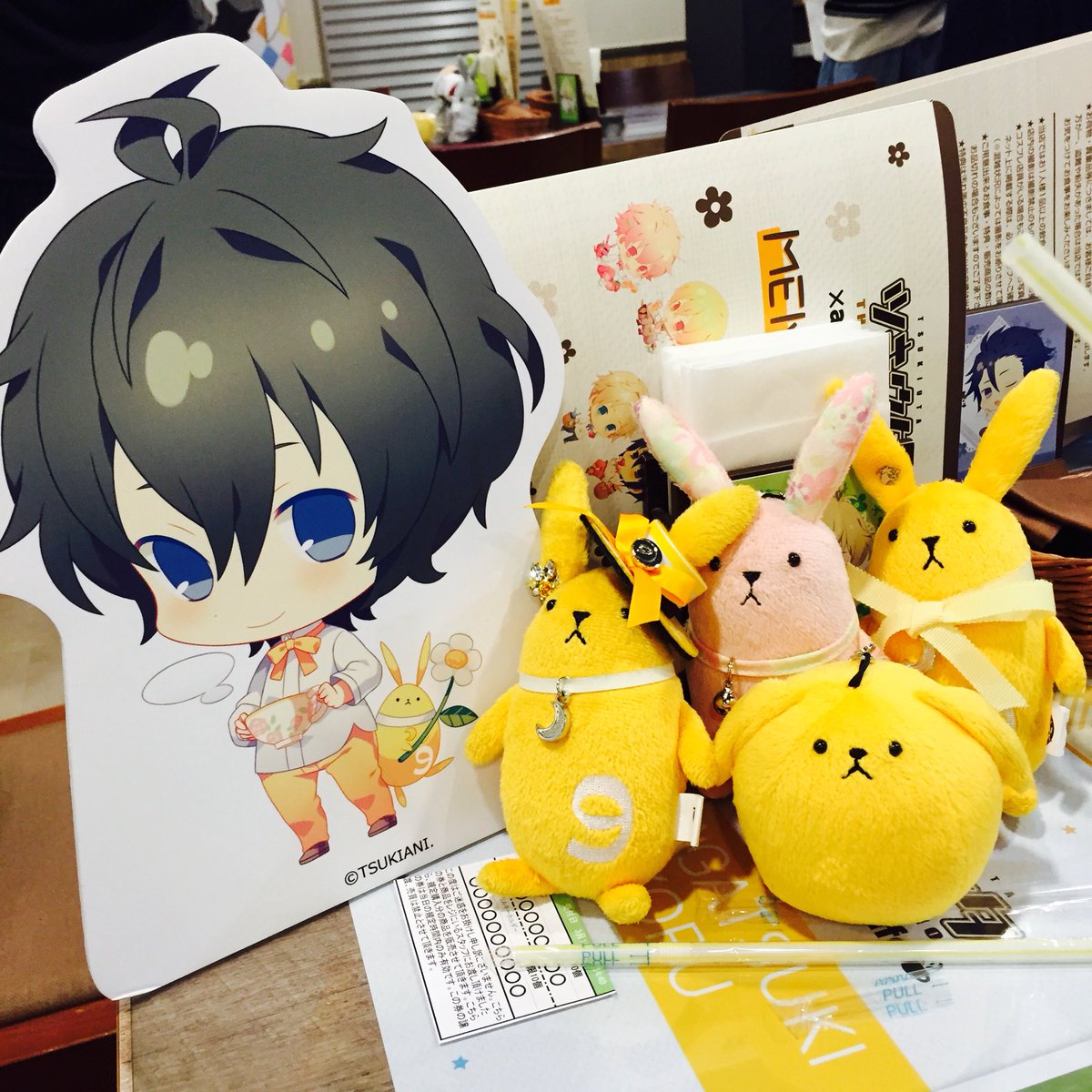 soy_yaaaaa's tweet photo. 今日はアニカフェ行って来ました😊💛
席もプレートも夜くんで幸せ過ぎた…😂😂
付き合ってくれたきほちゃんに感謝…🙏夜くんの引きが神がかってた最高😘 https://t.co/uooQT3mKIv