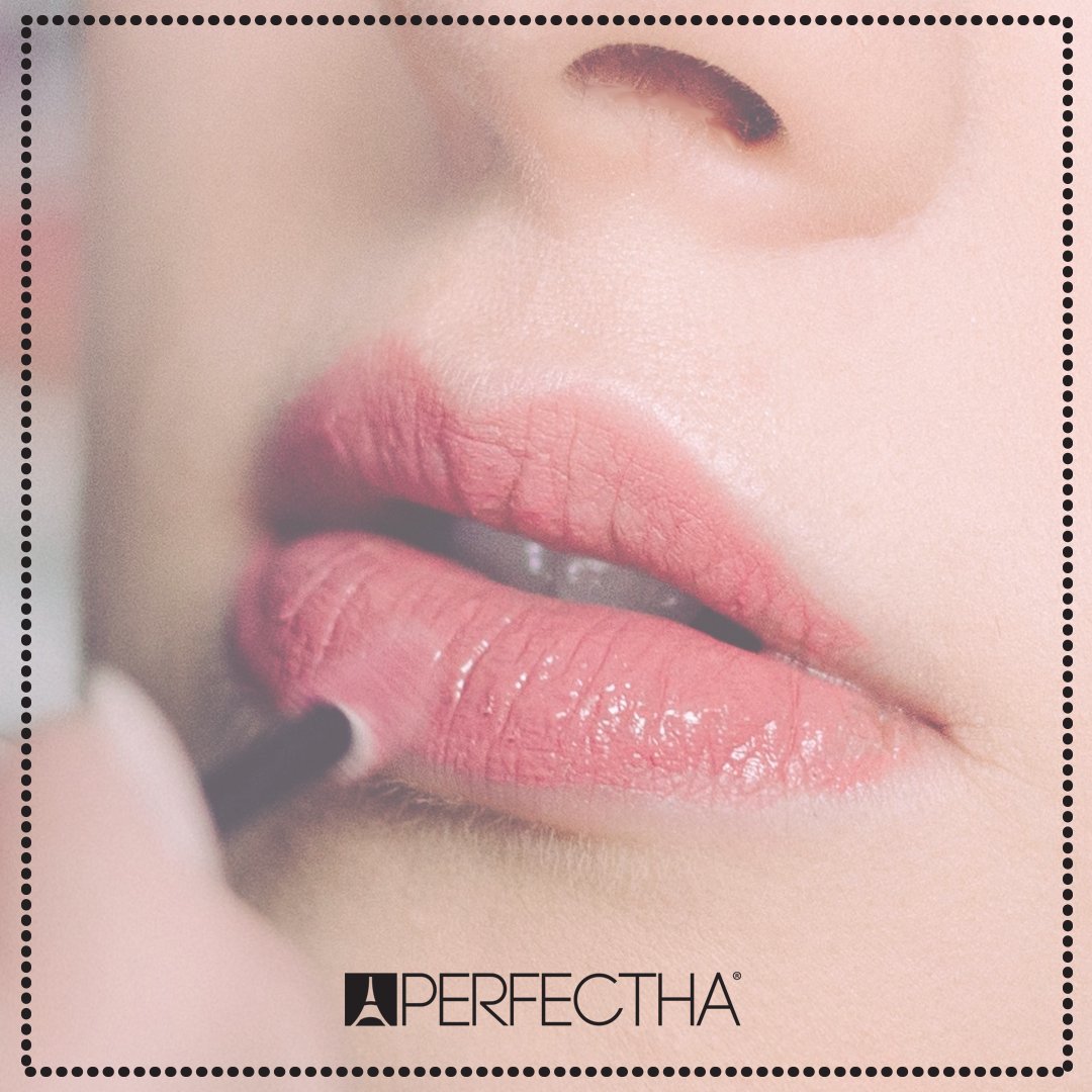 PerfecthaGlobal's tweet photo. Here's a #lipappreciationday tip make sure your lips are hydrated. Hydrated, shiny  lips always look a little fuller https://t.co/XdkX8BDwNb https://t.co/2acrIdLX3L