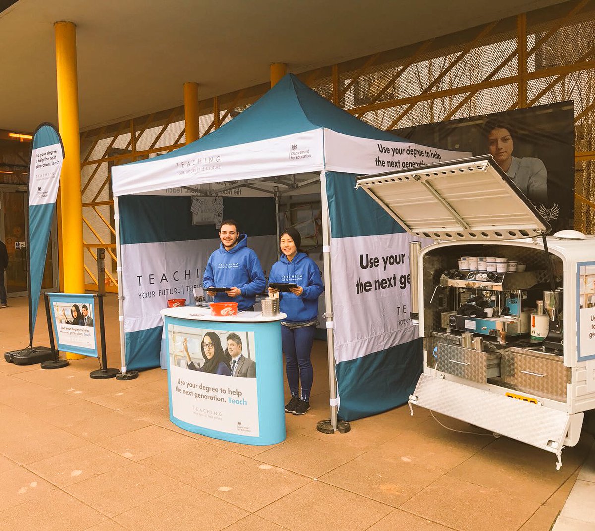 GradPromotions's tweet image. Thinking about teaching? Head to The Hub today until 3pm and grab a coffee! @CovUniCareers @getintoteaching