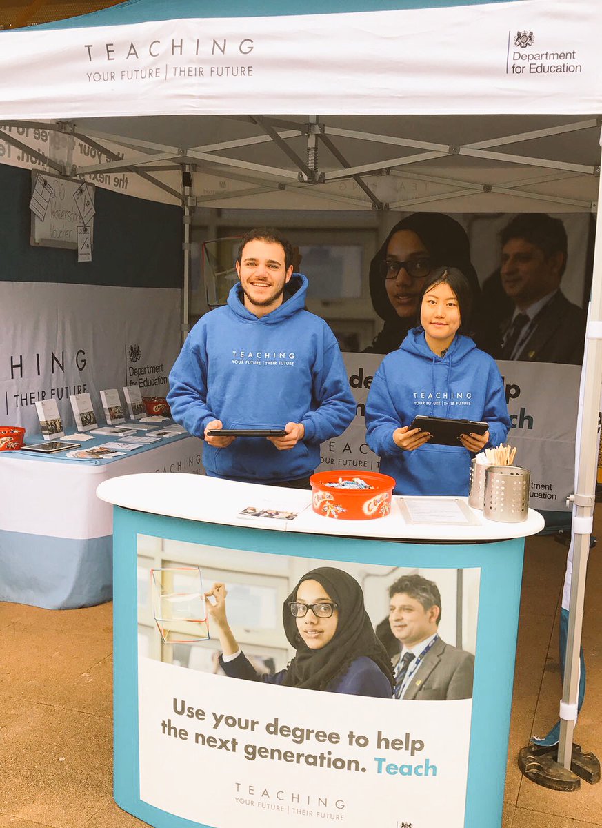 GradPromotions's tweet image. Thinking about teaching? Head to The Hub today until 3pm and grab a coffee! @CovUniCareers @getintoteaching