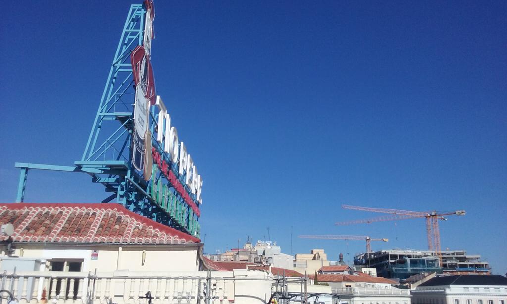 Del Tío Pepe al cielo radiante de Madrid <a href="/Hacedordevinos/">Antonio Flores</a> <a href="/lsdCaminante/">La Sacristía</a>  <a href="/Rafaedgere/">Rafae d'Gere</a> <a href="/sherrywineroom/">The Sherry Wine Room</a> <a href="/bodegastiopepe/">Tío Pepe</a>