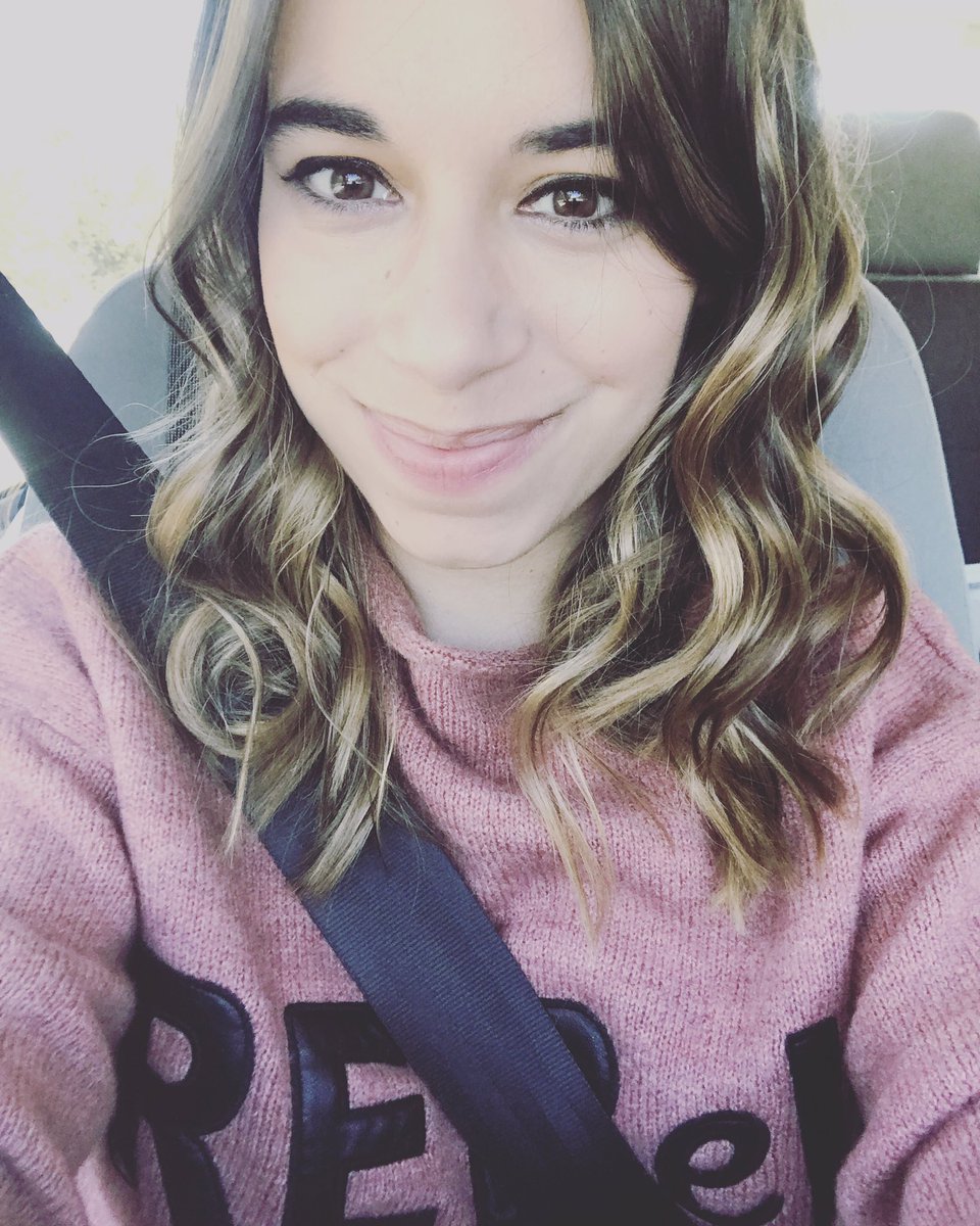 De camino a uno de los lugares más bonitos de Asturias para realizar la sesión de fotos para el nuevo disco! ❤️ #Luarca #ParaísoNatural ❤️