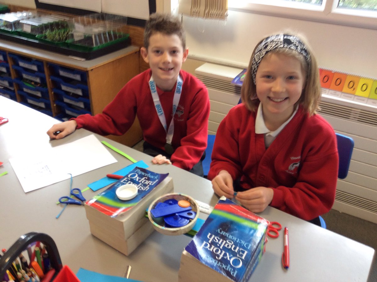 WooldaleJ4B's tweet photo. Getting creative with bridge design #WJSScienceweek https://t.co/uXPgP2KR6d