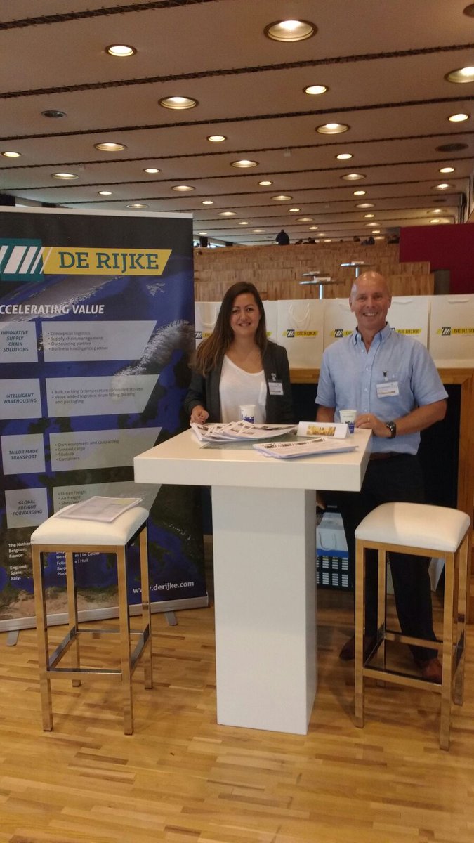 DeRijkeGroup's tweet photo. De Rijke is vanmiddag weer bij @STCGroupNL R'dam voor een #speeddate met studenten! Zoek jij nog een leuke #stage? #MBO #havenlogistiek https://t.co/cNDiOspRJq