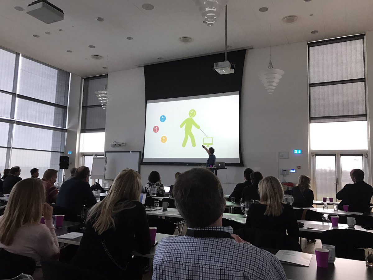 webtopdk's tweet photo. Hvis folk er som deres hunde, er intranet så også ligesom deres redaktører? Spørger @JacobHolm #wizkonf2017 https://t.co/Onhtcu46uL