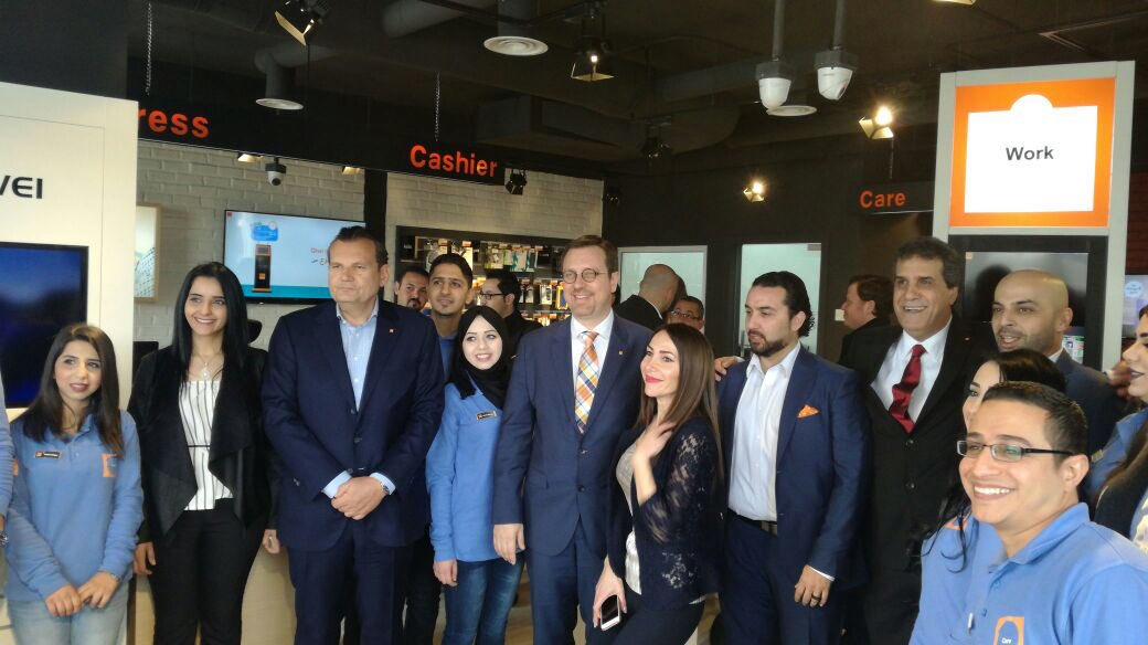 PatriceLoze's tweet photo. We're glad to announce the opening of a new smart store at al Bayader. #Jo #OrangeSmartStore https://t.co/gqWLhIps4S