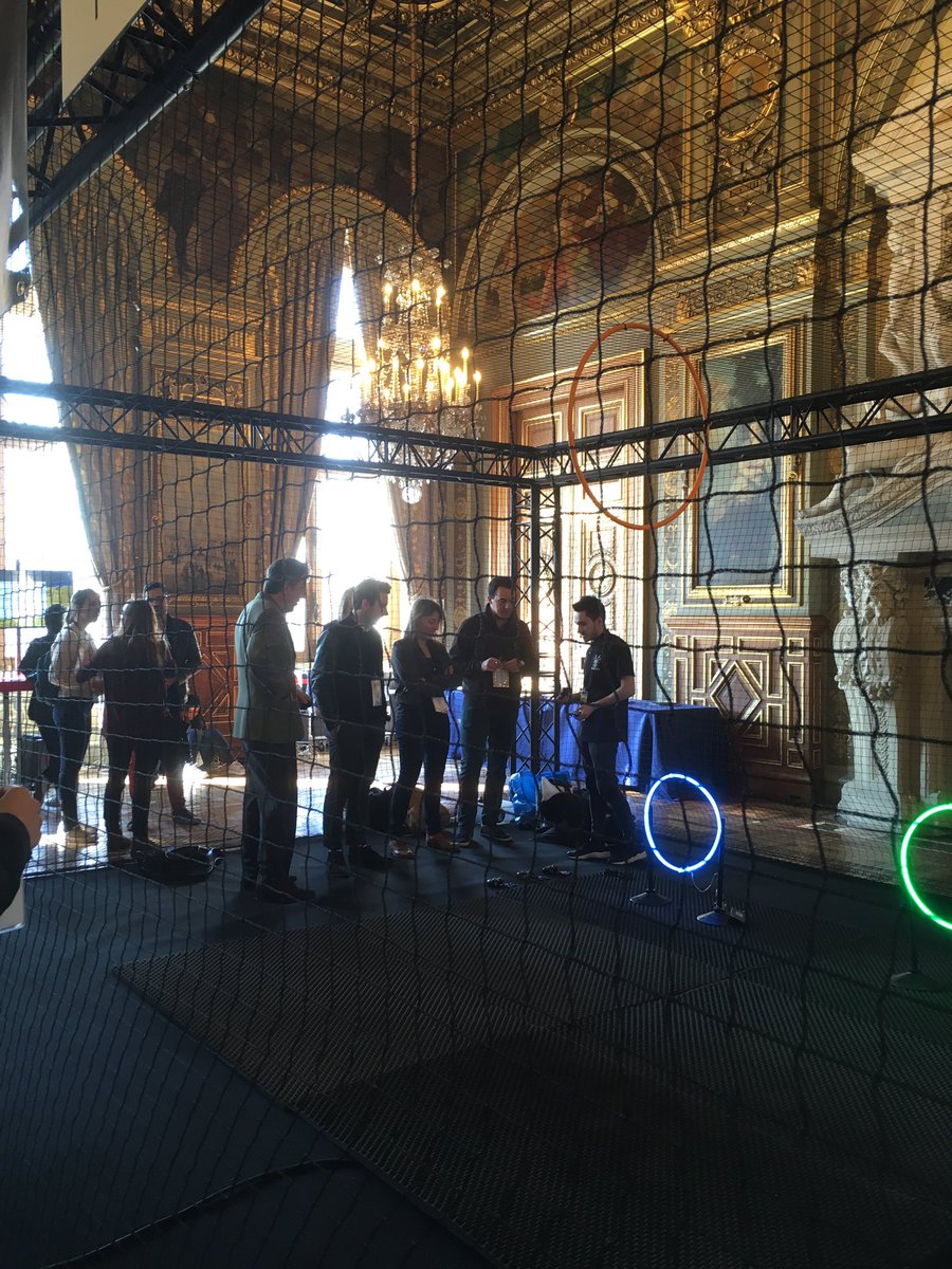 FriantAlice's tweet photo. Initiation au pilotage!@DRONEEZ_fr #HackingParis2024 #MBADMB https://t.co/uPOvDuOkkH