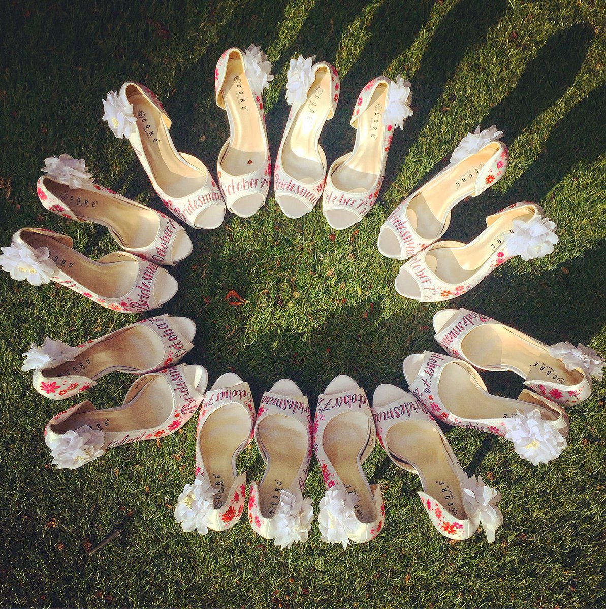 Bridesmaid Fever 9 pairs of pretty painted bridesmaid heels #bridesmaids #bridesmaidshoes #paintedshoes #bridesmaidgift #shoes #paintedshoes