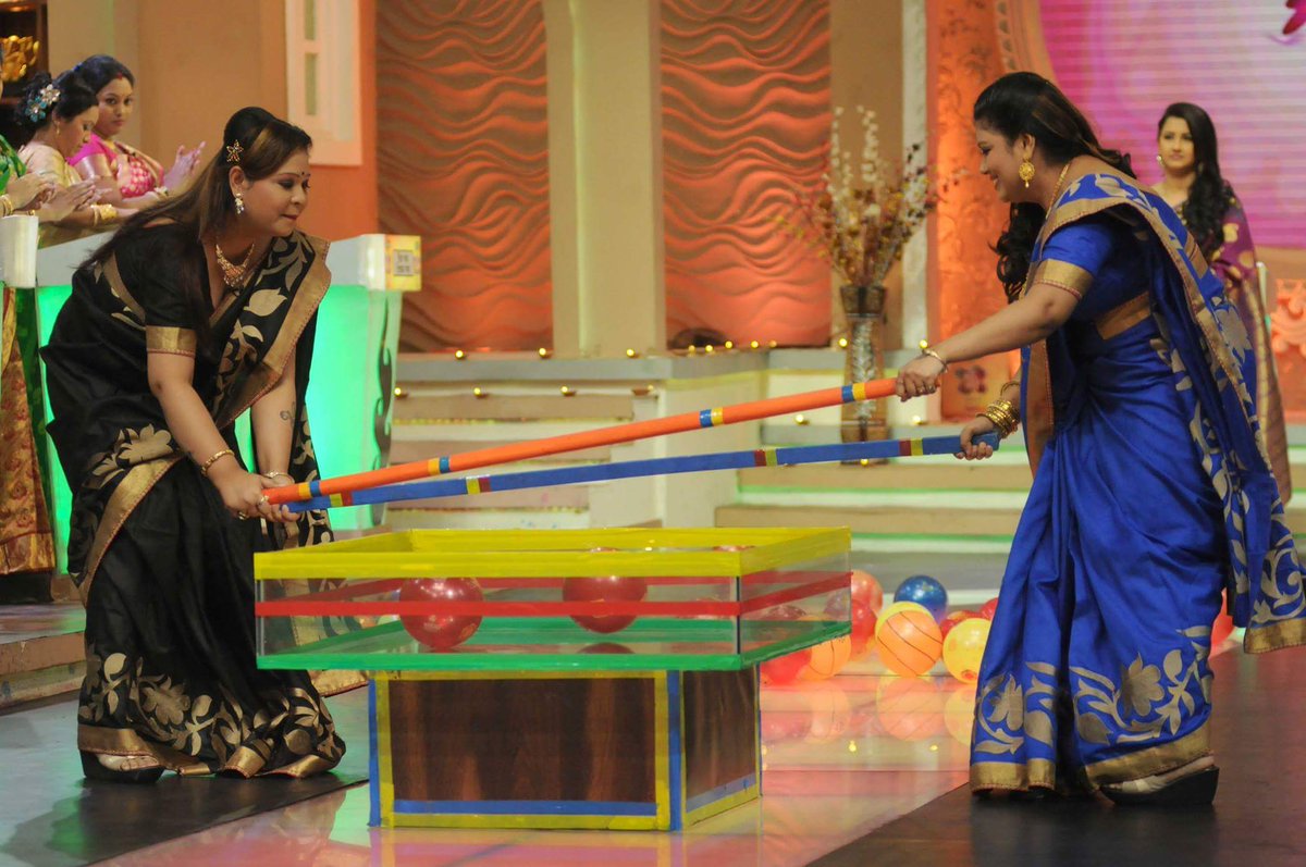 ZeeBanglaTv's tweet photo. #DidiNo1 today @ 5pm | Special guest #Samantak and #Rohan #ZeeBangla #ZeeBanglaHD @RachnaOfficial https://t.co/G2L7qkDUo9