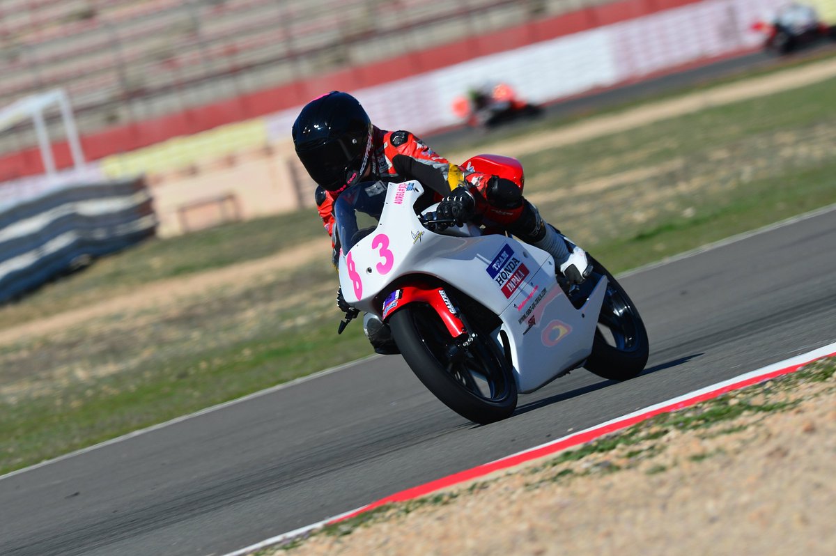 AUREL_NYUL's tweet photo. @CircuitAlbacete training days @firstontrack1 @ScorpionExo_es @escuela_moto @ImpalaHonda https://t.co/RSIgiYGKMO