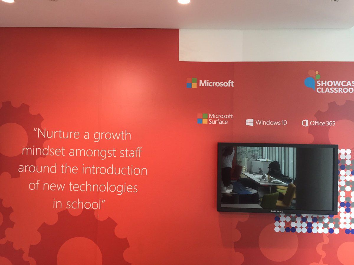mikehamlyn's tweet photo. At @microsofteduk talking all things education. #msshowcase @staffsuni https://t.co/HytM0s1QQr