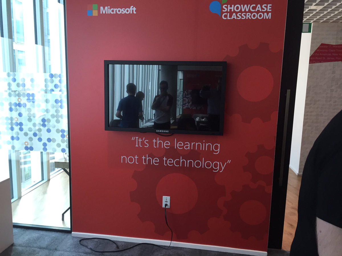 mikehamlyn's tweet photo. At @microsofteduk talking all things education. #msshowcase @staffsuni https://t.co/HytM0s1QQr
