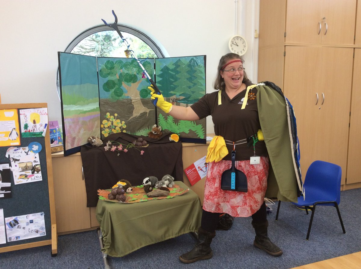 tweeterowl's tweet photo. Our Fawley Owls thoroughly enjoyed their assembly this morning. #NewForest #GreatBritishSpringClean https://t.co/HtWZGiw2mu