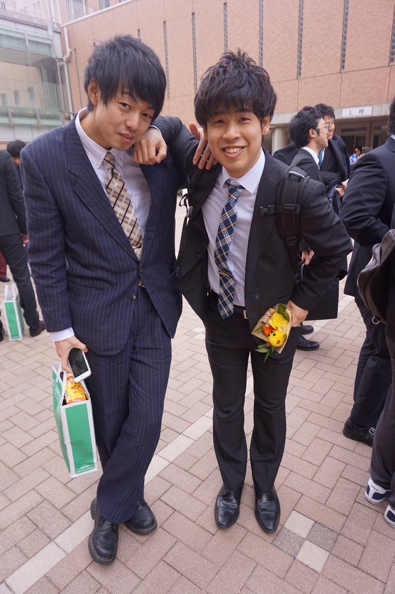 gaibee1022's tweet photo. そつぎょうしたぜー！
パーティーの司会とか、緊張しかないけどいい経験できたとおもうわ！
ご飯あんまたべれんかったのが悔やまれるわ（笑）
まーみんなあざした！ https://t.co/CA2T0EYG7f