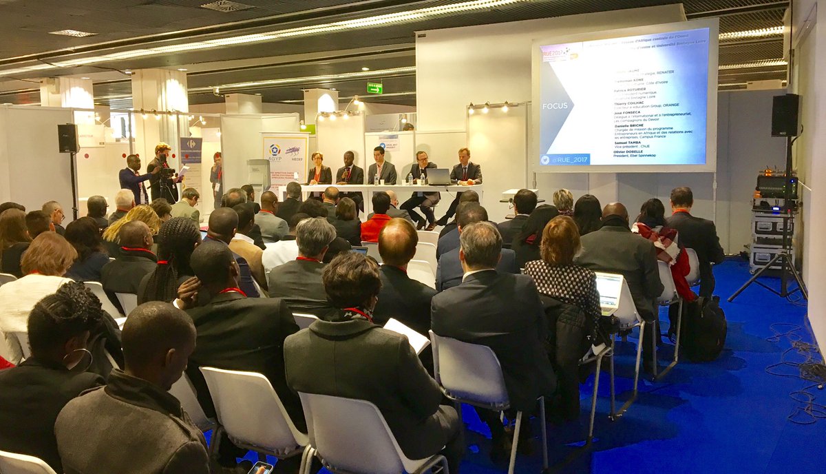 cnje's tweet photo. Intervention de @_samueltamba avant la clôture de @PierreGattaz au salon @RUE_2017 avec @Agyp_int https://t.co/5NXo9cF3bL