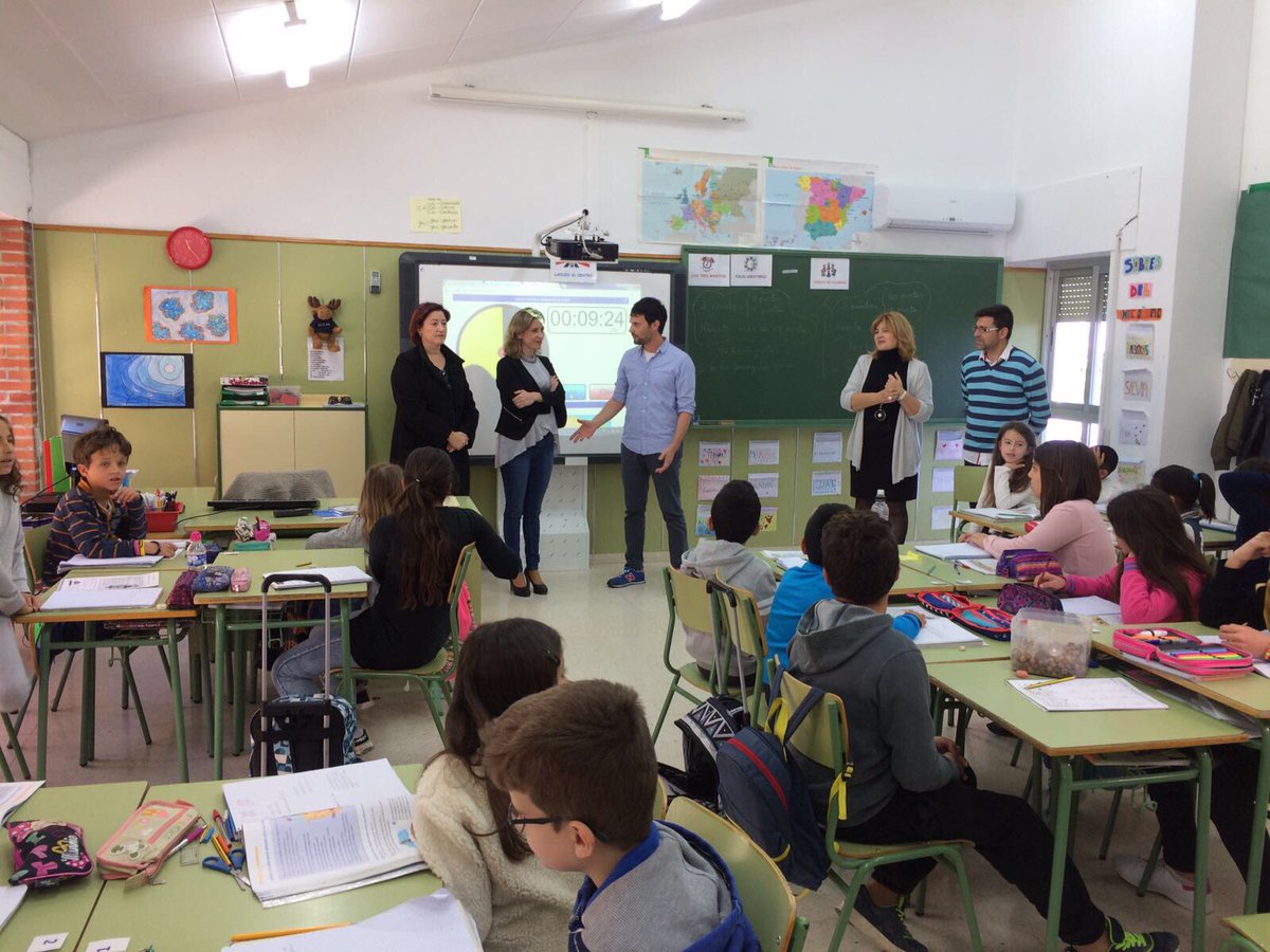 .<a href="/EstherClavero/">Esther Clavero Mira</a> y <a href="/FuensantaMarti8/">Fuensanta Martinez</a> visitan a alumnos/as y maestros/as del Colegio Rural Agrupado Campo de Molina, en El Fenazar