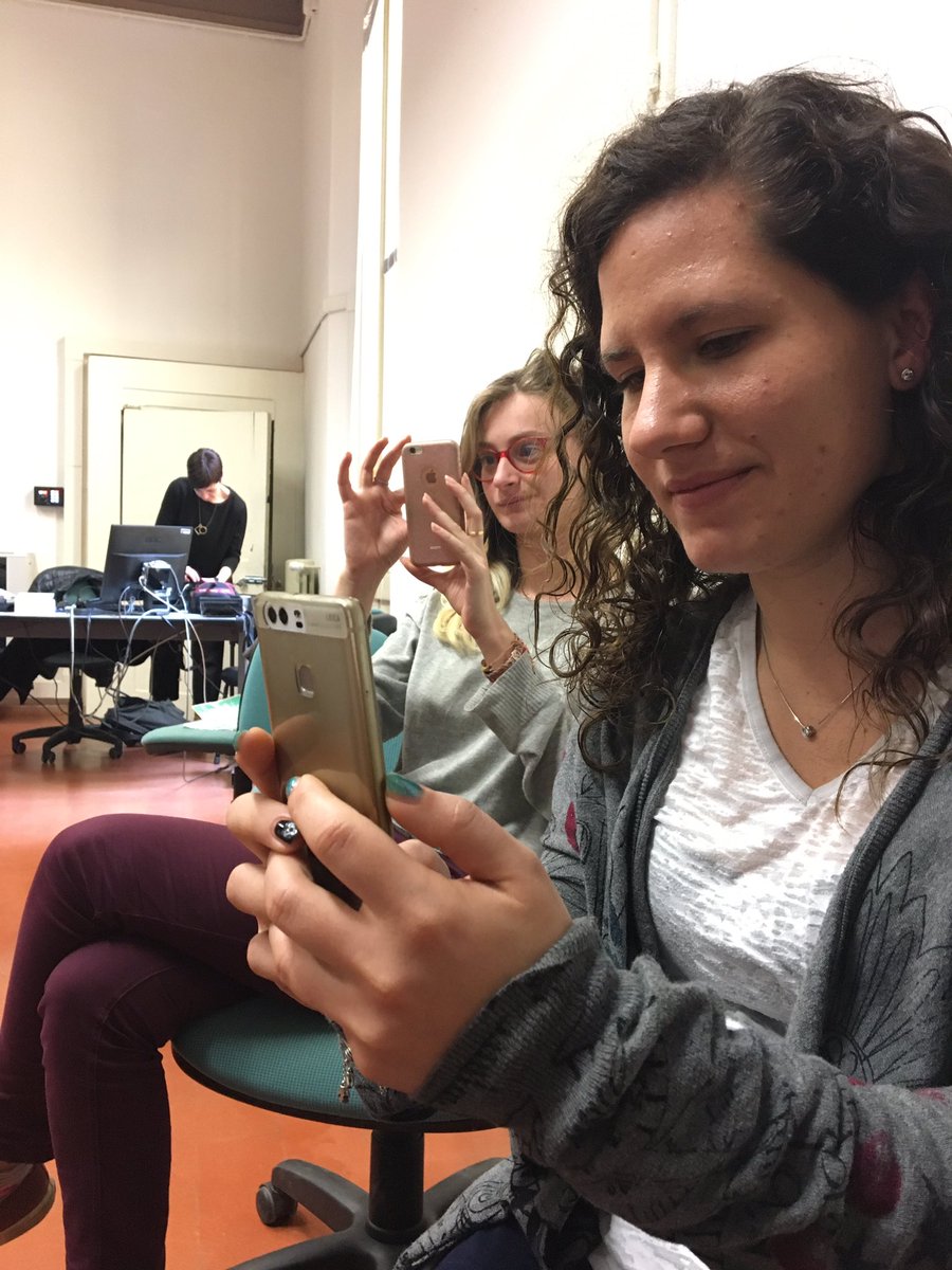 compassunibo's tweet photo. #CiakCompass - Il nostro team social al lavoro...Seguiteci anche su #Instagram @giulichina @Guendy5 https://t.co/oNjqY6lD3G