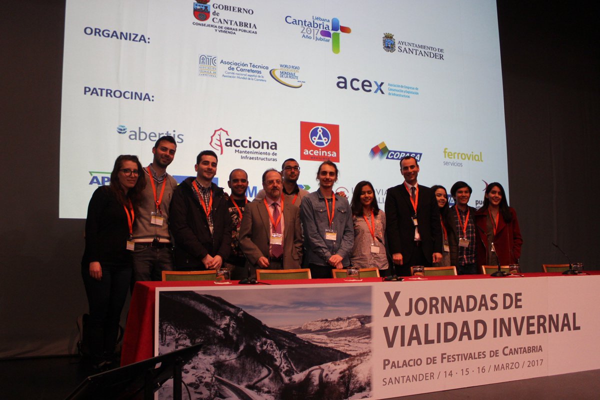 CaminoSantander's tweet photo. Alumnos del Grado en Ingeniería Civil de la Escuela ha participado en las #XJornadasVialidadInvernal que se han celebrado en Santander. https://t.co/r0XvgEmizR