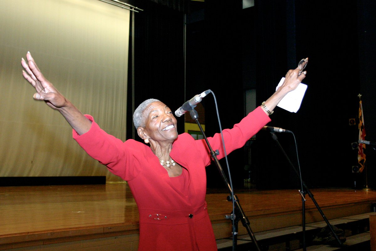 MrsCTooley's tweet photo. I will miss her dearly. She touched countless lives and served as a role model to many. Helena Nobles Jones, a legend. May she RIP. #CHFHS https://t.co/koT8PiOCeW
