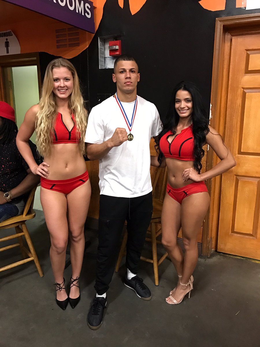 Chris_kic's tweet photo. Sky is the limit! Let's goooooooo #teamrodriguez #boxing #goldenboypromotions #tampafl #DEFWAR https://t.co/RZVAqfI3II