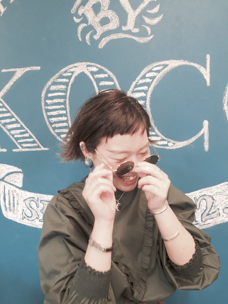 Caz Koco على تويتر 久しぶりの更新 いつも来てくれるメイちゃん 新店舗に初めて来てくれました ずっと伸ばしてたのをバッサリ切りっぱなしショートボブまで 前髪 も久しぶりのオンザ やっぱ短いのはいいですね 雑誌fudgeでの就職 頑張って貰いたい 応援して