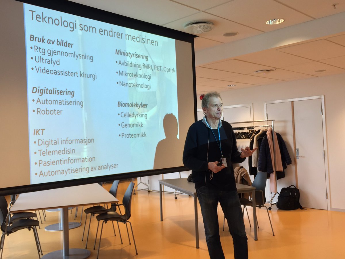 GroJamtvedt's tweet photo. Erik Fosse sparker igang stevnemøtet mellom fakultet for helsefag og fakultet for teknologi, kunst og design på #HiOA  @NinaWaaler @EgilT https://t.co/eea51qITUk