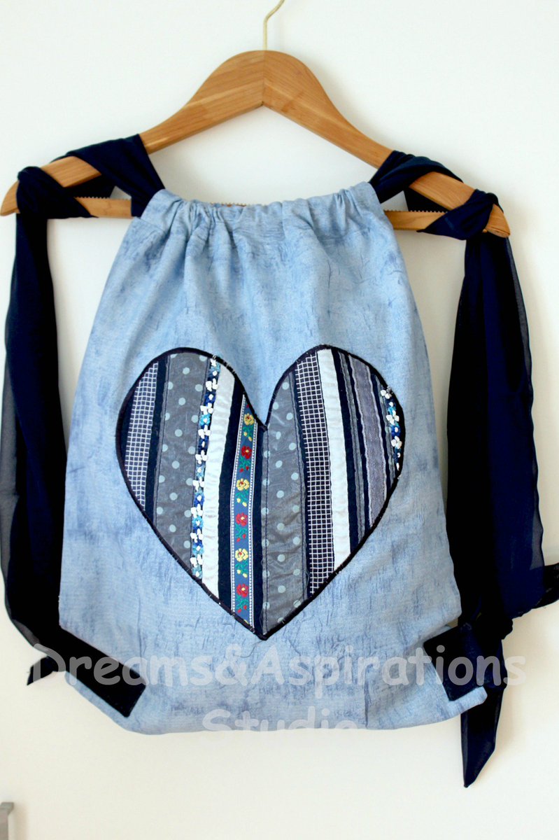 dreamaspiratns's tweet image. from the heart #stringbagbackpack #sustainablefashion #upcycledfabric #ecofriendlybag #DreamsAndAspirationsStudio facebook.com/DreamsAndAspir…