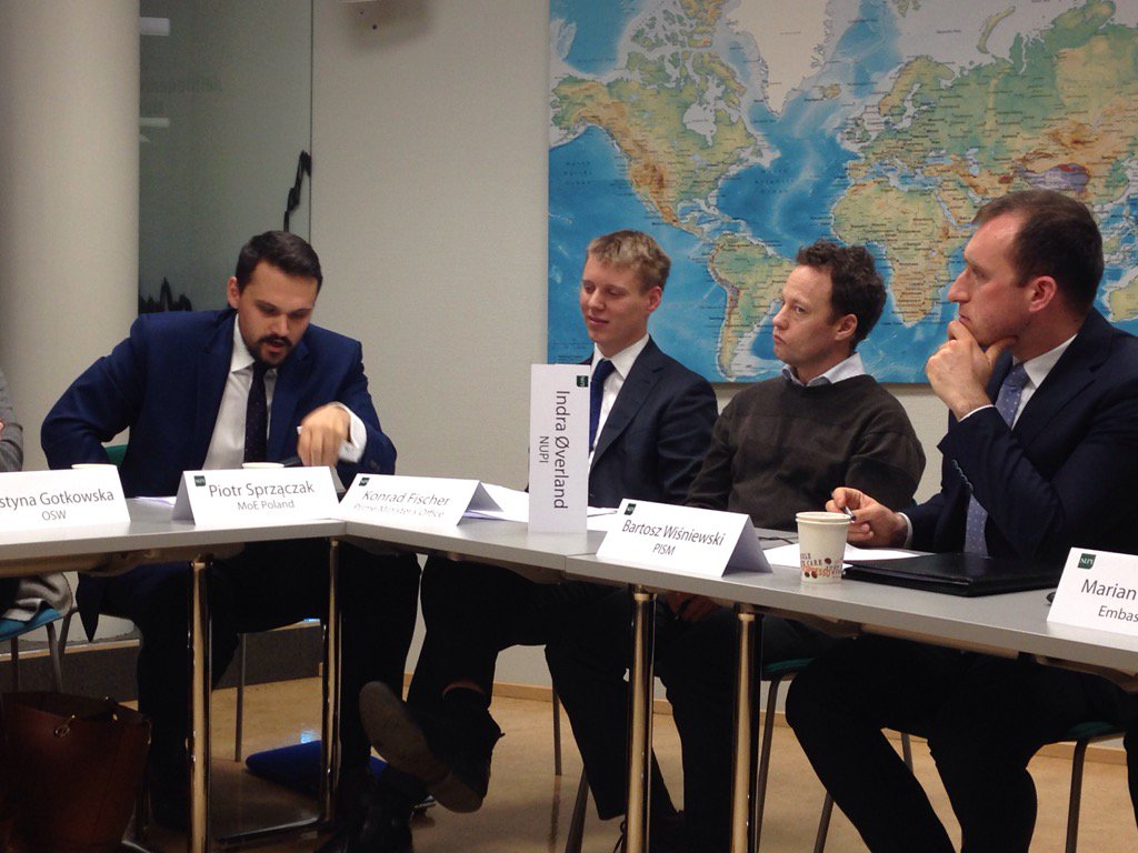 MTerlikowski's tweet photo. Economy and policy of #northerngate-hot discussion at @PISM_Poland @nupinytt seminar @BM_Wisniewski @AGawlikowskaFyk https://t.co/mW6PaCfmie