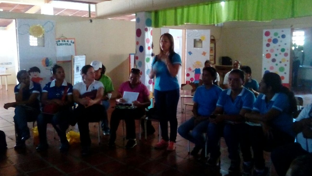 TelleYanett's tweet photo. 1er Encuentro Intercambio de Experiencias Pedagógicas en el ceibbrasiiii con los Simoncitos Comunitarios Senifa y Simoncitos de la Patria.😘👏 https://t.co/RFcXZhVMpz
