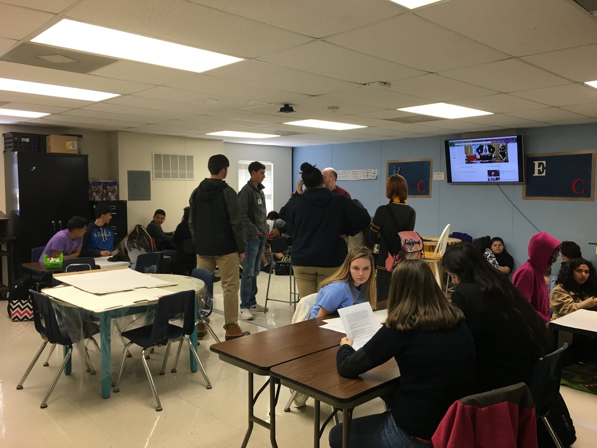 ProfBosch's tweet photo. #Catawba #Education students visiting #RowanEarlyCollege high school this week! https://t.co/QAHJK1JyqH