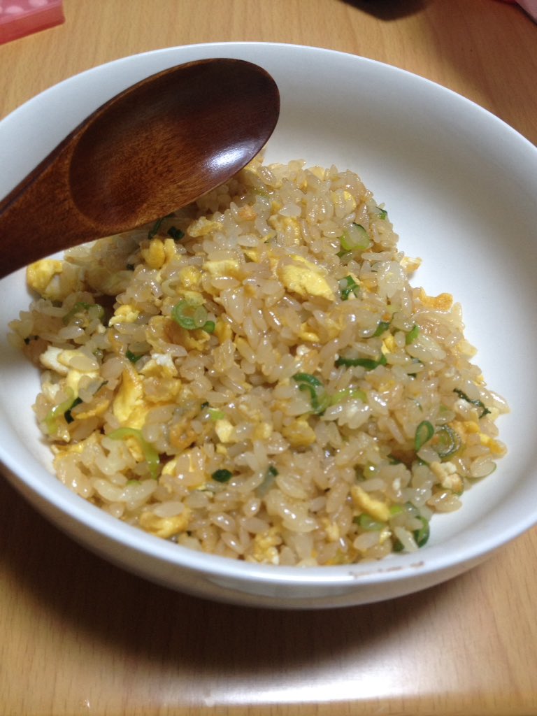hapitaaanko's tweet photo. ひっさしぶりのご馳走！げきうまチャーハンにげきうま野菜炒め！どこの中華料理屋さんよりも美味しいんだな〜☺️仕事で疲れてるのに、ありがとう！ https://t.co/gtWdf18R4l
