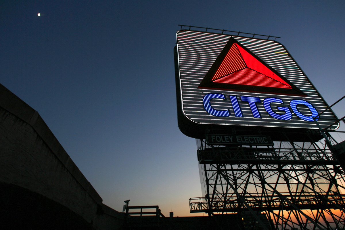BostonGlobe's tweet photo. The Citgo sign will remain atop its longtime home in Kenmore Square https://t.co/szG1bYTkdF https://t.co/KnkuGhLGnf