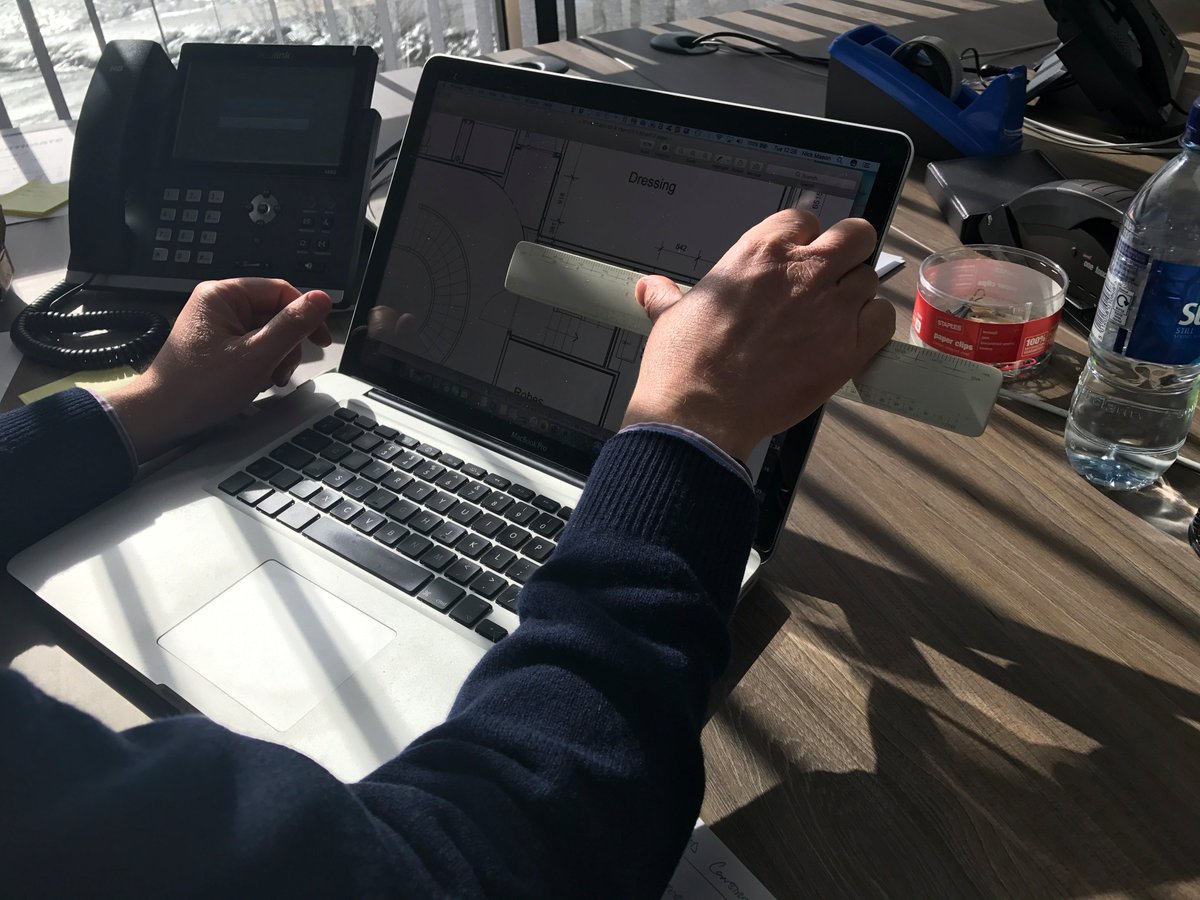 takeoff_live's tweet photo. Look #QuantitySurveyor doing on screen takeoff! Doh! No! No! use TKL' Pls RT if you know someone who does this, pls like if made you smile😂 https://t.co/36bjKW4wI8