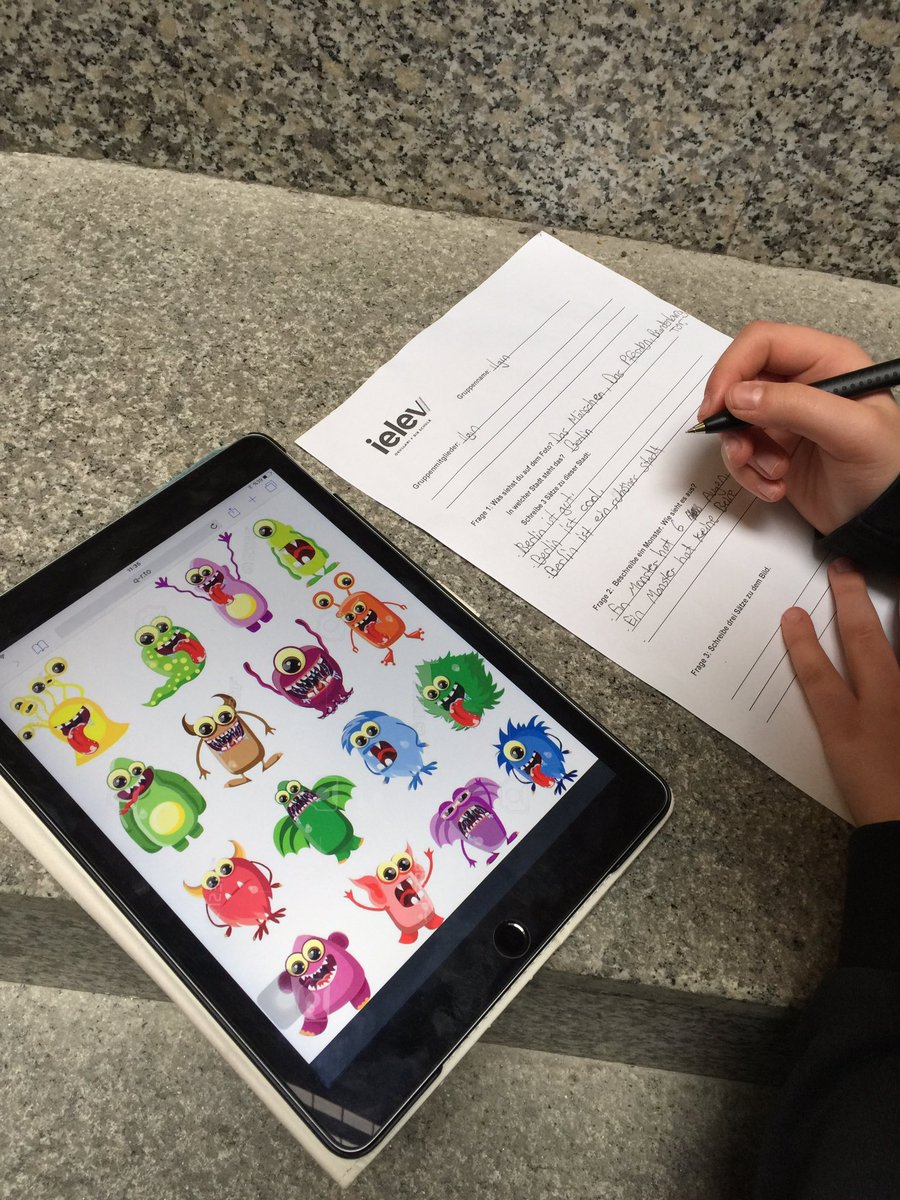 Almanca125's tweet photo. Die 5. Klassen lernen fleißig mit den QR Codes☺️👍🏼📲 #ielevdebugün #ielev # https://t.co/b3yG5oX3xC