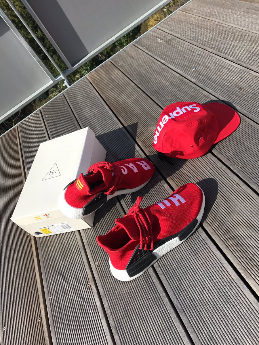 mcShiffshiff's tweet photo. Adidas Nmd Human Race "Pharrell" & Supreme
#lpu @stfnknb7 @janacengiz_es #adidas #adidasNMD #nmdrunner #supremecap #adidasOriginals #hurace https://t.co/bpGw64VlFz