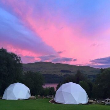 When sunsets are unreal #lochtay #lochtayhighlandlodges #glamping #domes #blogger