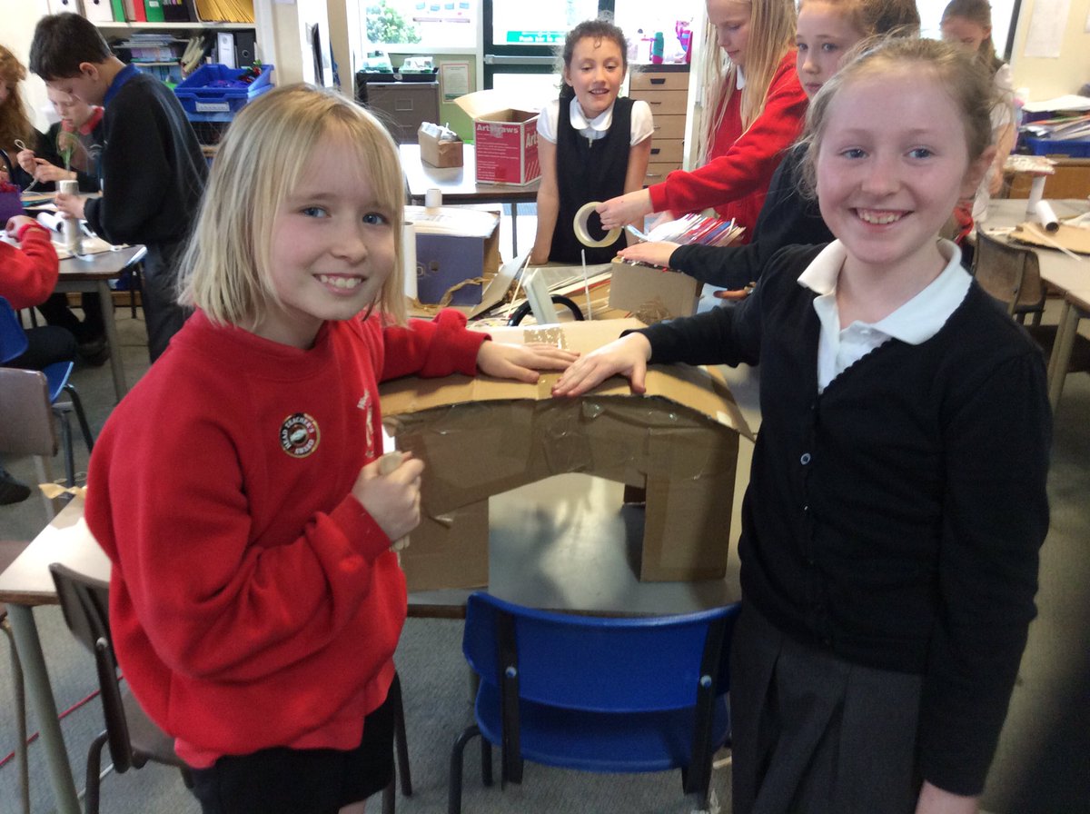 WooldaleJ4B's tweet photo. Budding Brunels: cross the Amazon bridge challenge.#WJSScienceweek #STEMeducation https://t.co/o6Ql0yk4IP