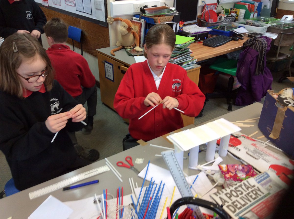 WooldaleJ4B's tweet photo. Budding Brunels: cross the Amazon bridge challenge.#WJSScienceweek #STEMeducation https://t.co/o6Ql0yk4IP