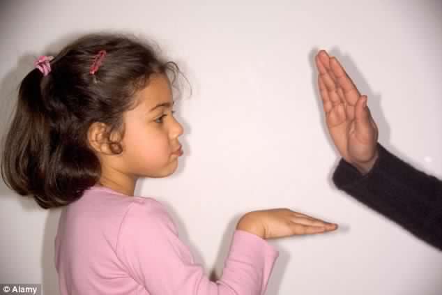 Champ_Payne's tweet image. DA disciplining #HelenZille like: